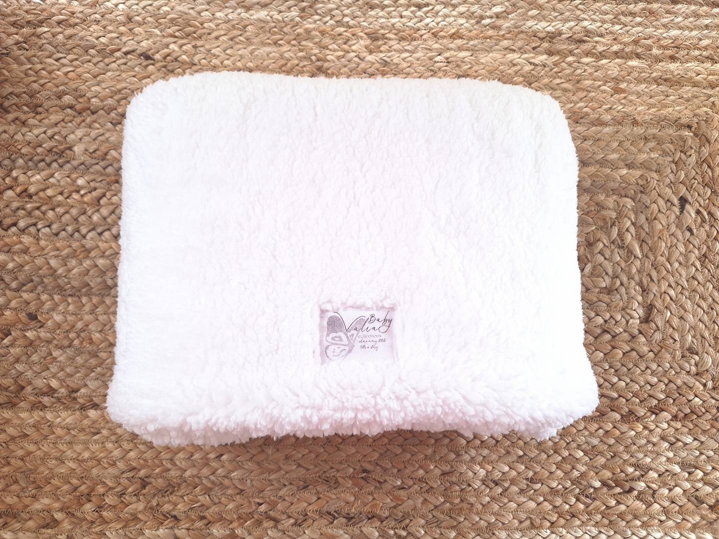 White κουβερτούλα teddy